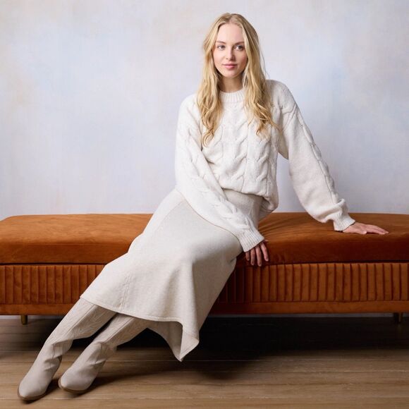 Women's LC Lauren Conrad Sweater Size Large White Cream Cable Knit Crewneck - Picture 4 of 13